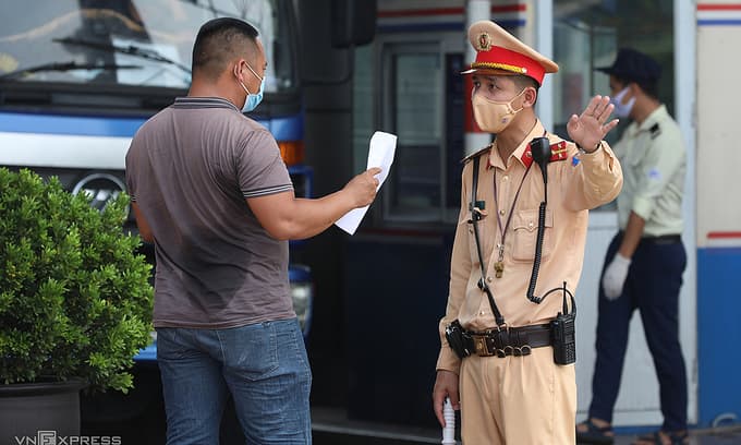 Hanoi fines 300 people $26,500 for breaking Covid protocols