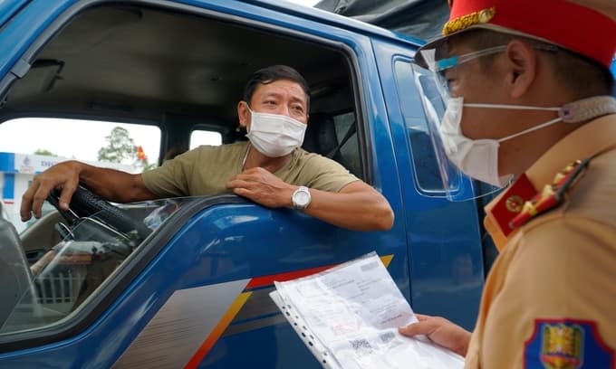 Prioritize drivers, logistics workers for vaccination, ministry urges