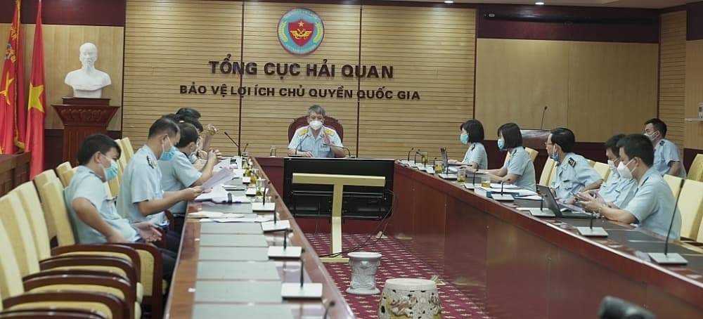 Offer strong support to clear goods and backlog at Cat Lai Port
