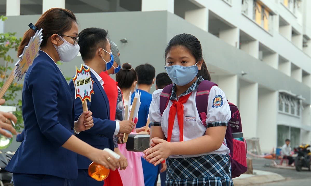 HCMC mulls reopening schools in mid-September