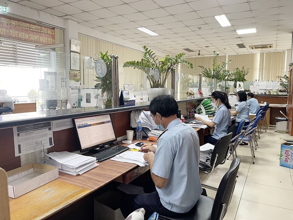 Customs instructs procedures on customs dossier and support clearance