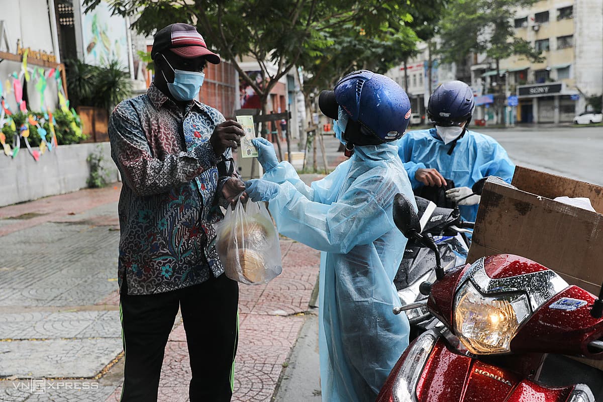 Free meals for foreigners wandering HCMC