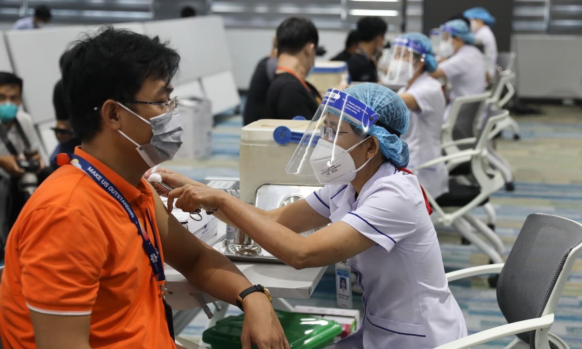 Covid epicenter HCMC wants 5-10 percent of businesses to resume operation