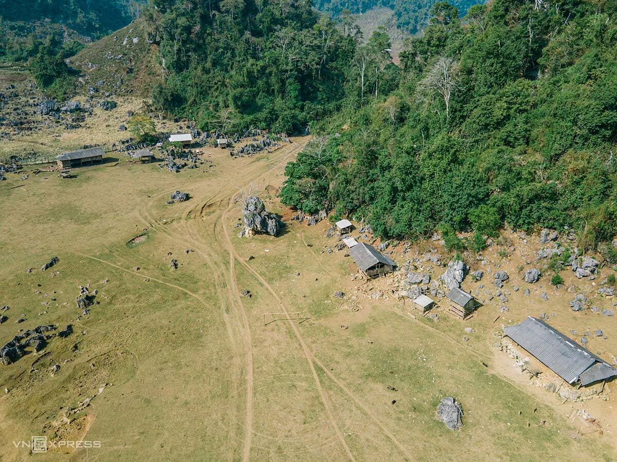 A 'primitive' village in Moc Chau emerges as new tourist attraction