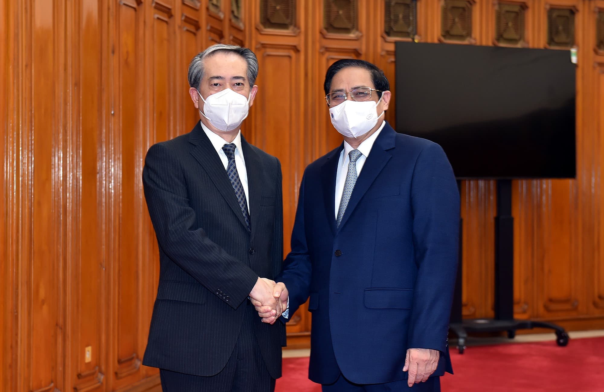 Gov't chief thanks China for donating 2 million vaccine doses