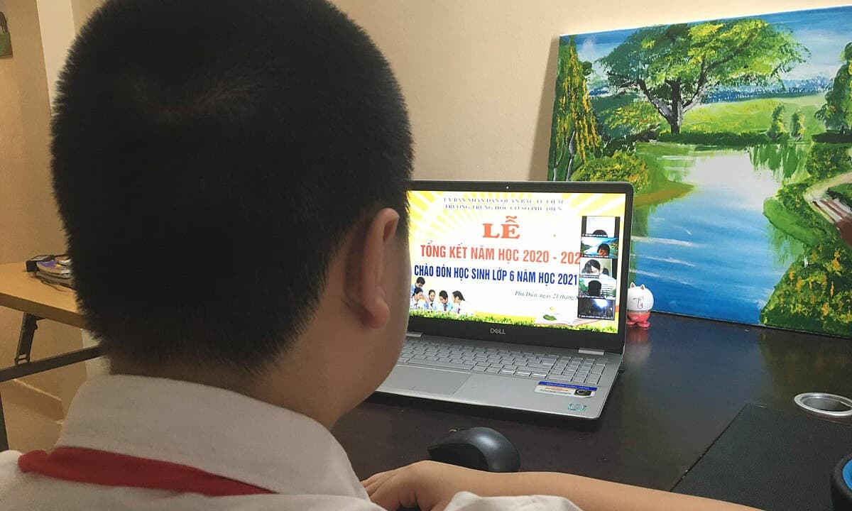 Hanoi students to begin new school year online