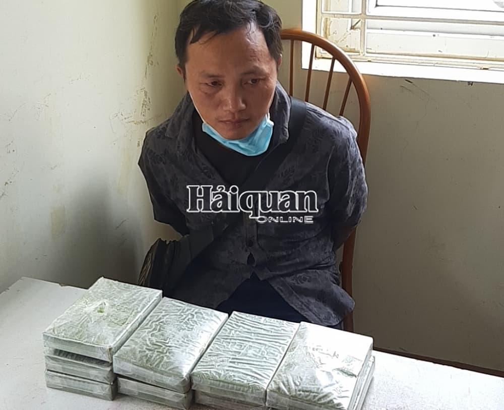 Dien Bien Customs seizes nine packages of heroin