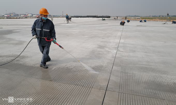 Noi Bai airport completes runway upgrade