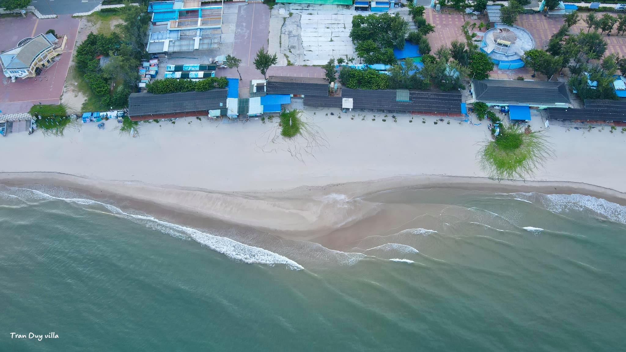 Once crowded Vung Tau beach left idle amid visitor lull