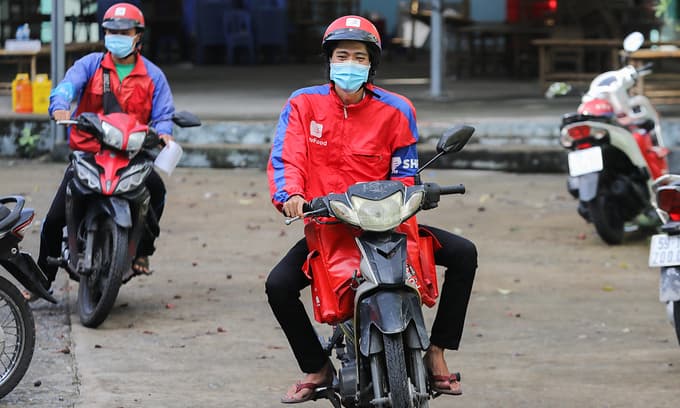 Delivery services shortage persists in HCMC due to regulation hassles