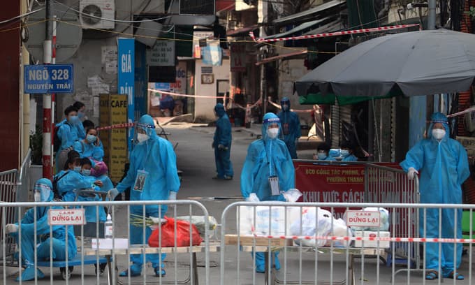 Hanoi evacuates residents from Covid-19 cluster