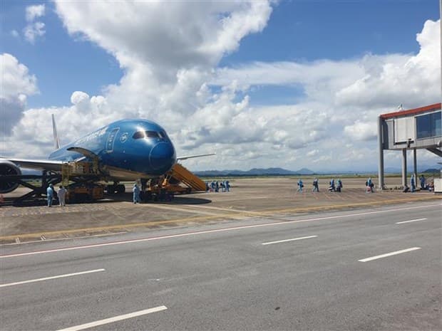 First "COVID-19 vaccine passport" flight lands at Van Don International Airport