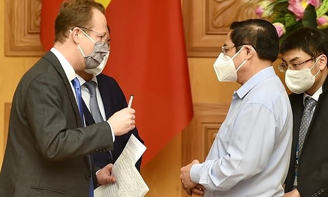 Pandemic-related difficulties ‘temporary,’ PM assures American firms