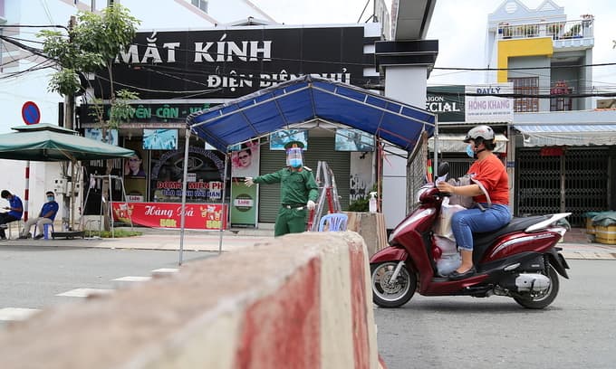 Four Binh Duong districts ease social distancing rule