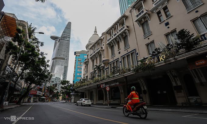 HCMC extends strict Covid-19 restrictions until mid-September