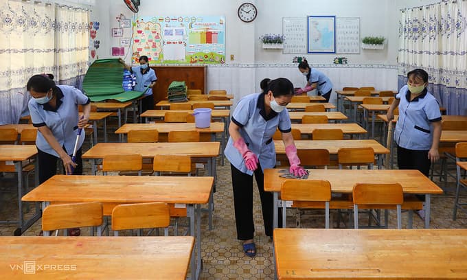 Online schooling at home hard but not all bad: expat parents