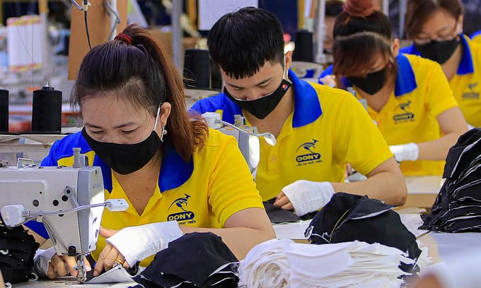 Firms want HCMC to reopen economy soon