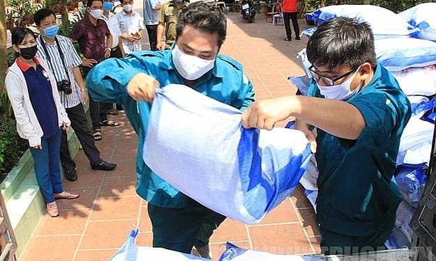 MoF speaks about Ho Chi Minh City's proposal for emergency help for people hit by Covid-19