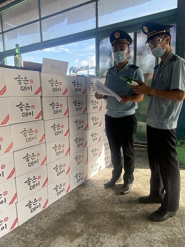 HCM City Customs proposes to increase officers to clear import and export goods