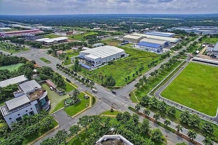 MoF to report to competent authorities about proposal on land rent reduction