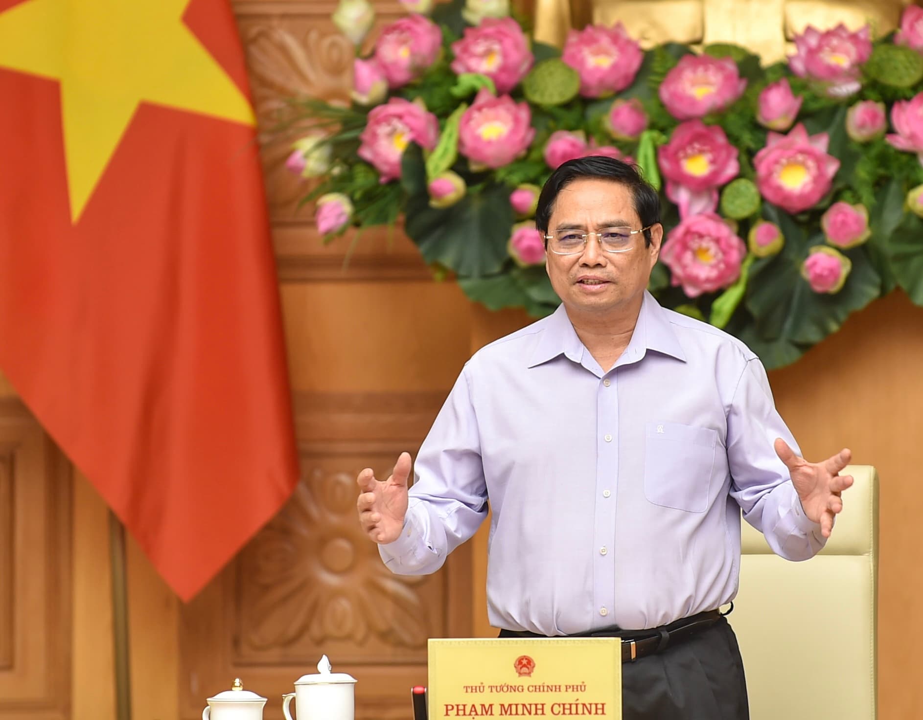 Gov’t pledges to stand side by side with enterprises amid COVID-19 pandemic time