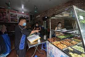 Ha Noi allows takeaways, business establishments to reopen in safe districts