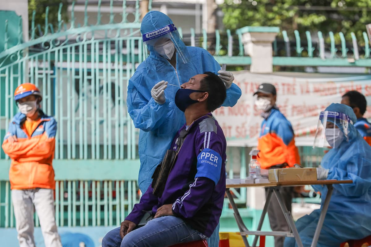 HCMC begins to ease Covid restrictions
