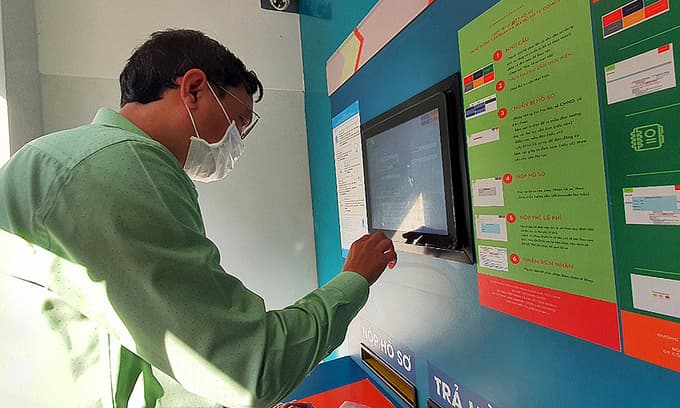 HCMC to have state workers back in office next month