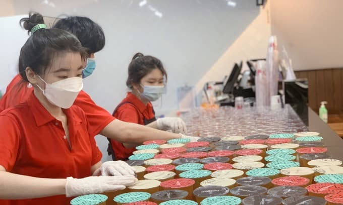 Small businesses struggle to recruit workers for reopening
