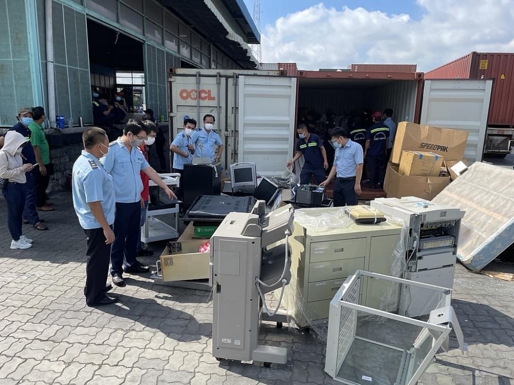 1st Zone Sai Gon Seaport Customs Branch prevents tax loss