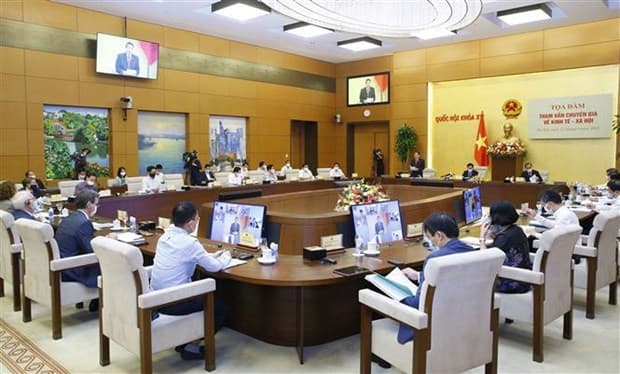 Experts propose three phases for post-pandemic economic development
