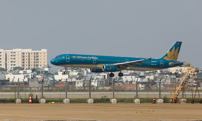 Vietnam Airlines seeks to continue HoSE listing despite losses