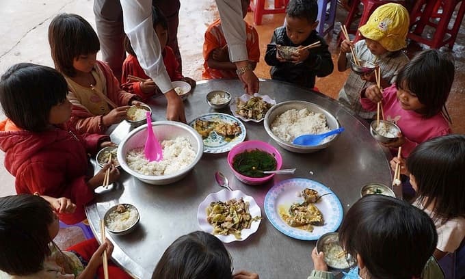 Schools lose student meals as communes no longer tagged 'extremely poor'