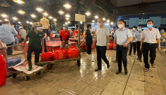 HCM City prepares to reopen traditional markets, wholesale markets from October 1