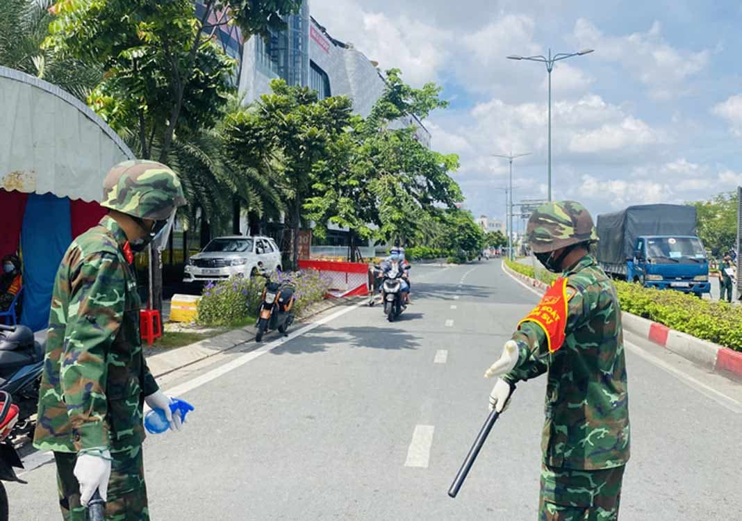 HCMC relaxes social distancing measures, gradually restarts economic activities