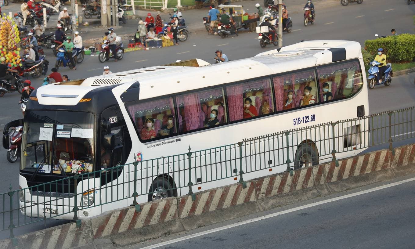 HCMC suggests commuter list for five neighboring provinces