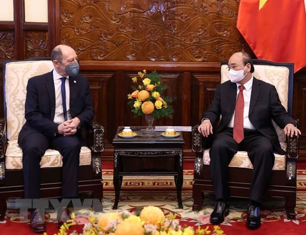 President welcomes new ambassadors of Uruguay, Finland, Austria
