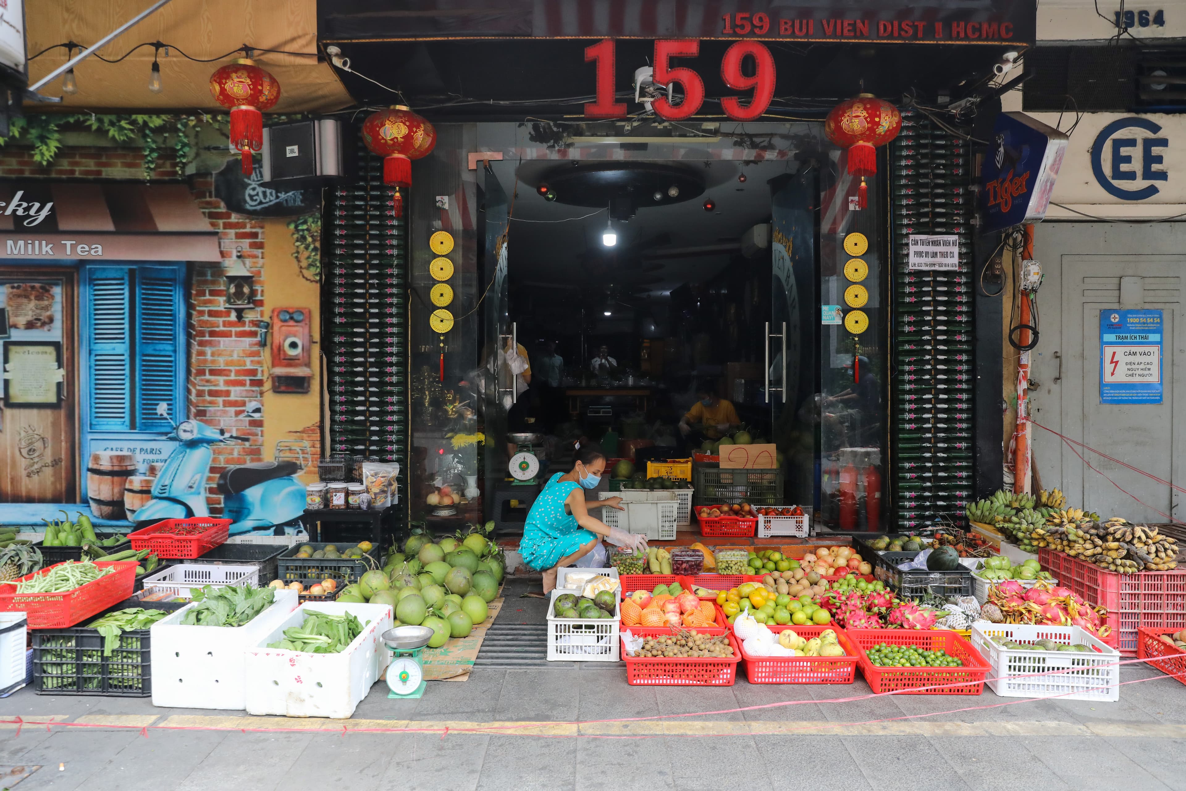Bui Vien Street: Beer, whisky make way for veggies, fruits