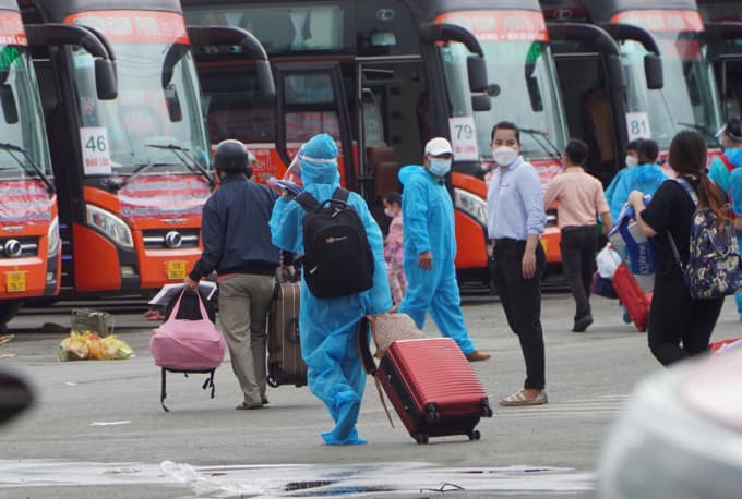 HCMC to reopen interprovincial bus services next month
