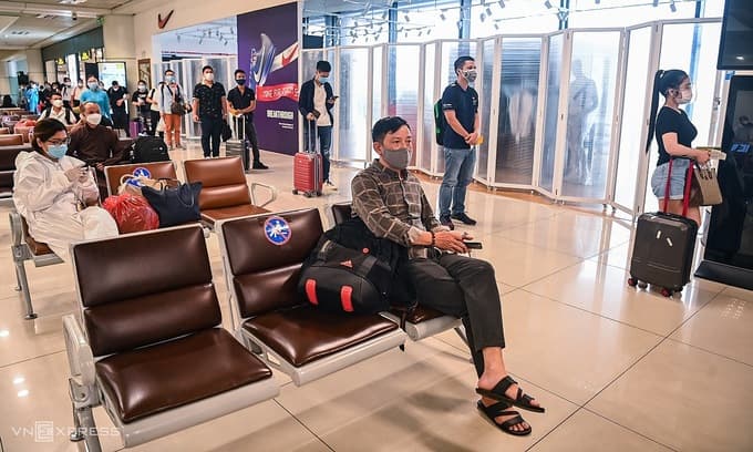 Hanoi, Hai Phong scrap mandatory quarantine for air passengers