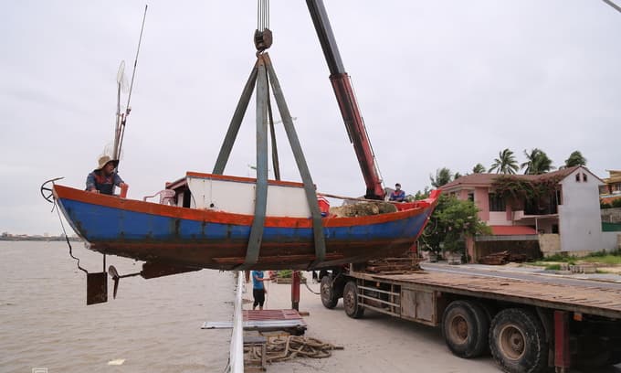 Storm Kompasu weakens into tropical depression off central Vietnam
