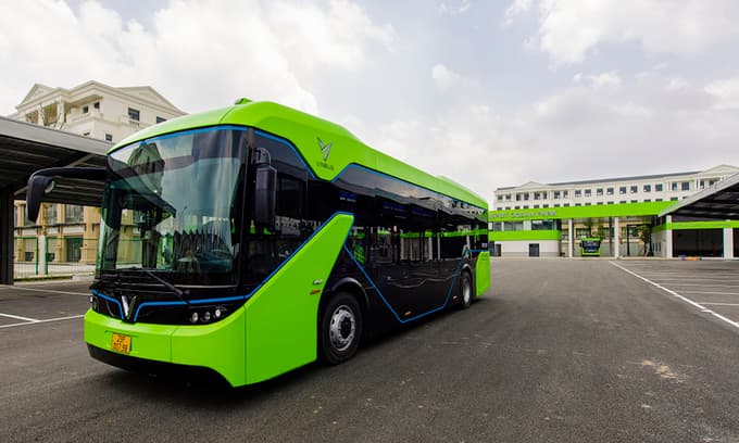 Electric buses to operate in Hanoi starting November