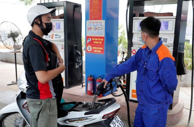 Deputy PM tasks ministries with cautious, flexible price management