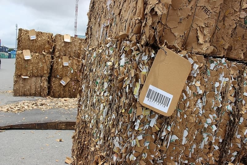 Removing problems on effective date of certificate of scrap imports