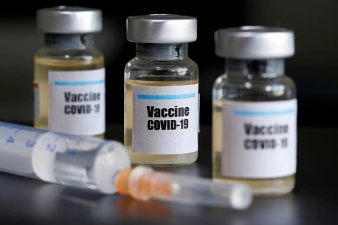 HCMC may give COVID-19 booster jab to most vulnerable groups