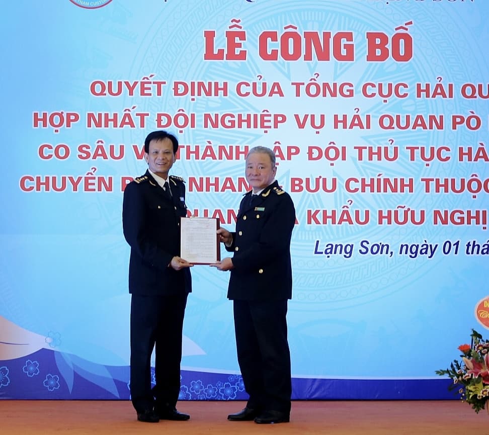Express-Portal Cargo Customs Procedures Team under Huu Nghi Customs Branch launched