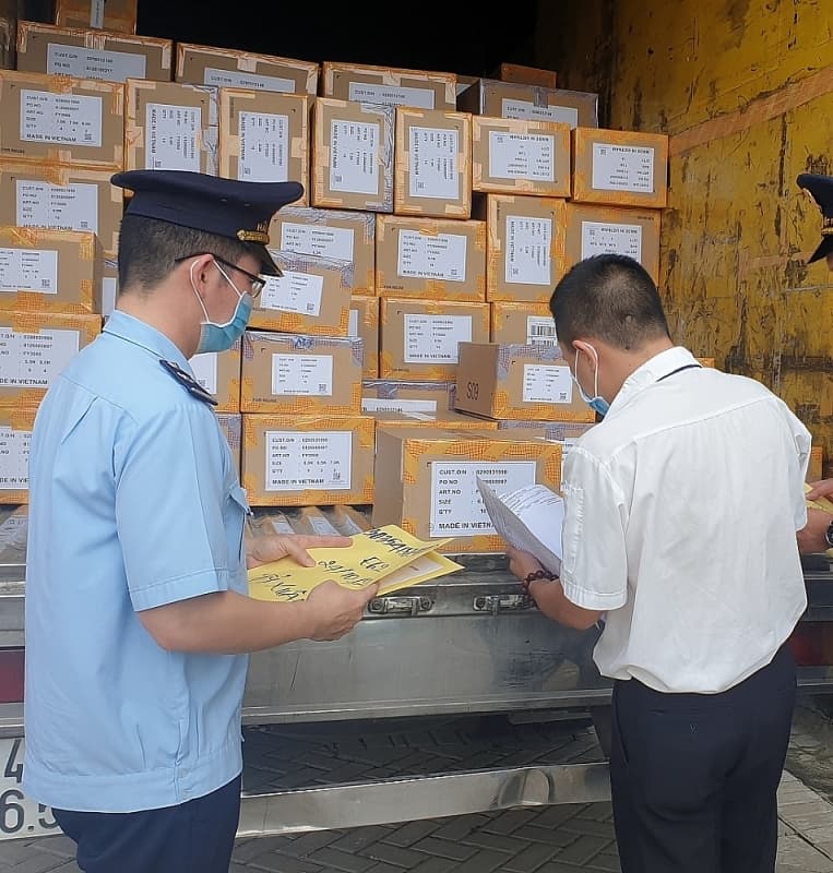 Can Tho Customs actively supporting businesses