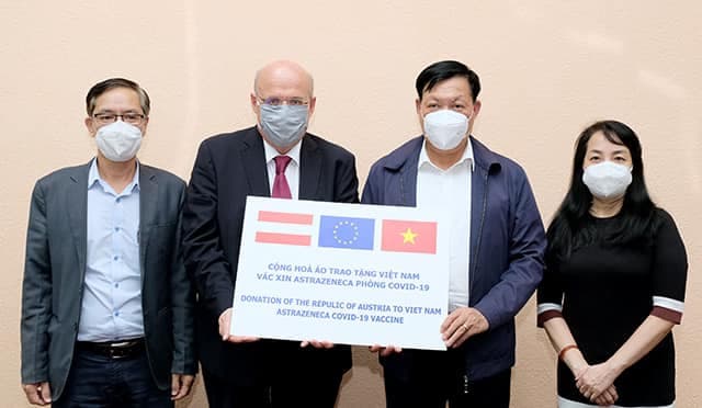 Viet Nam receives 50,000 COVID-19 vaccine doses donated by Austria