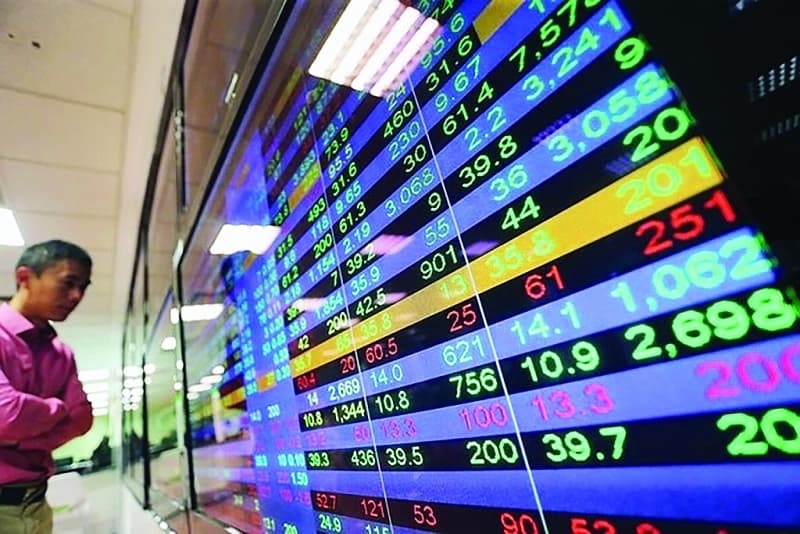 Forecasting two scenarios for the stock market in November