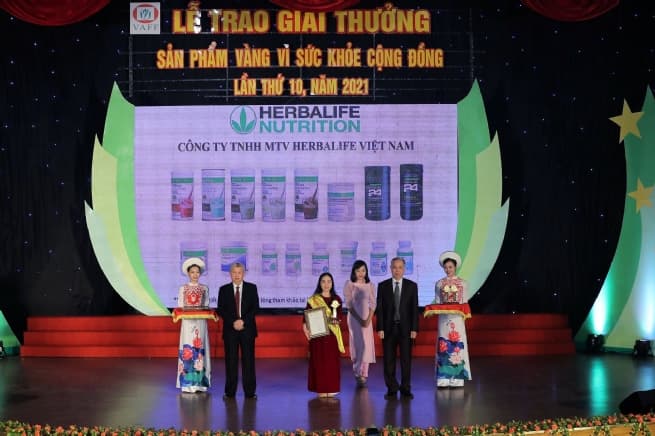 Herbalife Vietnam Wins “Golden Product for Public Health in 2021” Award